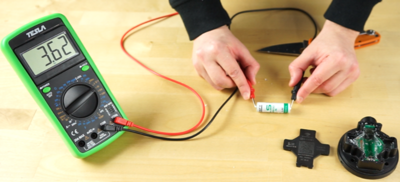 Archivo:Контроль напряжения батарейки.png